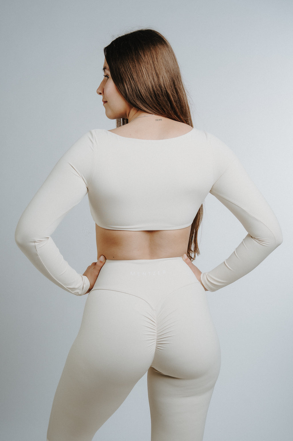 SÉLAH  Beige    Top manga larga escote cuadrado