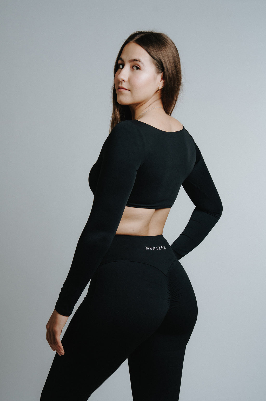 Detalle scrunch posterior legging flare mujer Mentzer